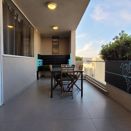 Appartement Stylish - Modern - Large Terrace - 2 Bed - 200 M From Sea - Fully Air Con à San Pawl il-Baħar Extérieur photo