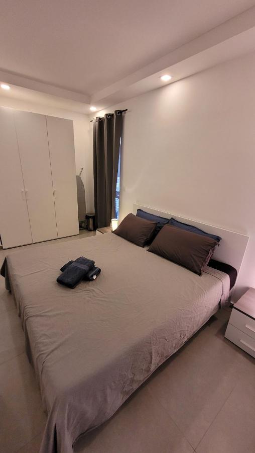 Appartement Stylish - Modern - Large Terrace - 2 Bed - 200 M From Sea - Fully Air Con à San Pawl il-Baħar Extérieur photo
