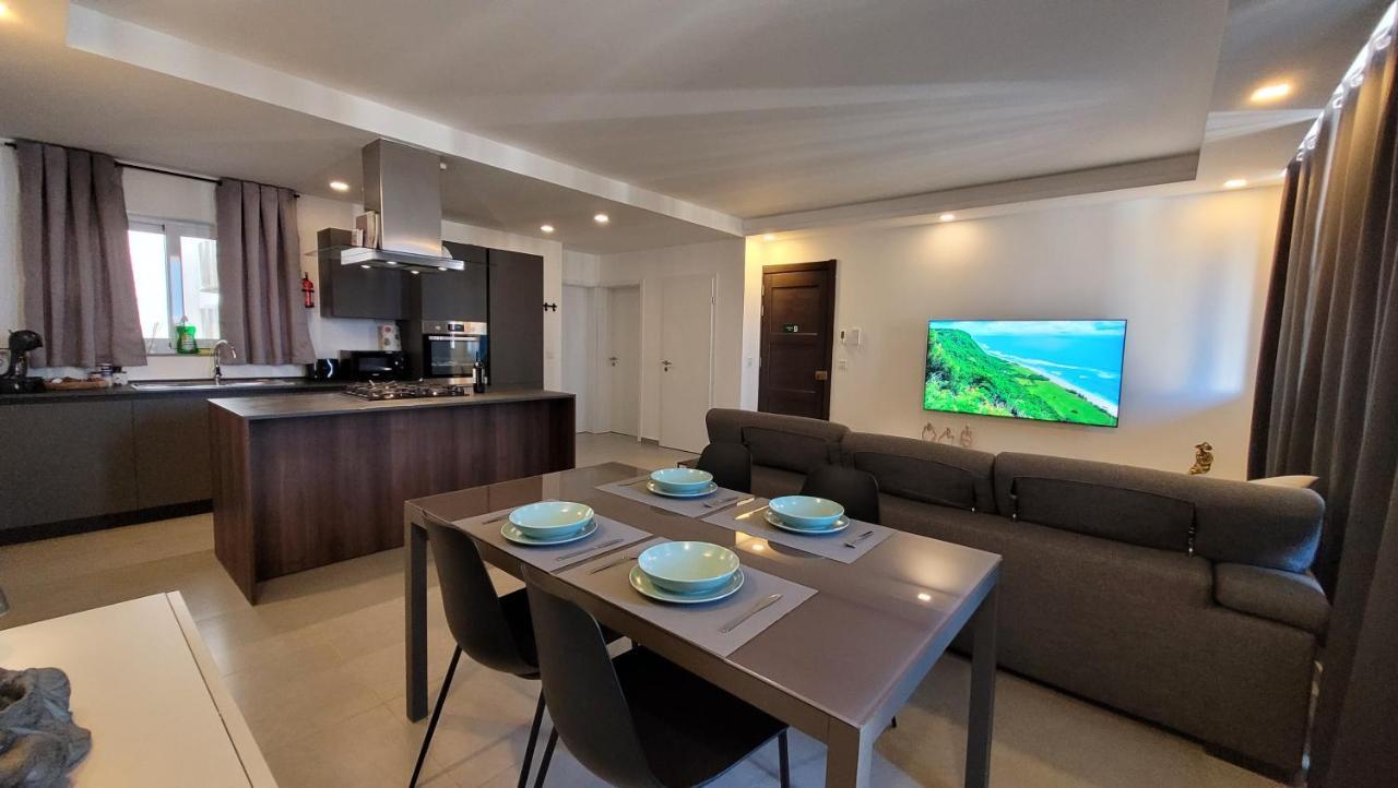 Appartement Stylish - Modern - Large Terrace - 2 Bed - 200 M From Sea - Fully Air Con à San Pawl il-Baħar Extérieur photo